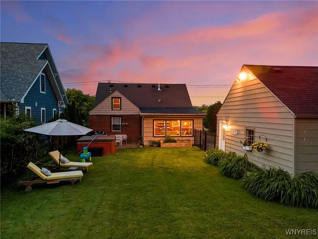 182 Reist Street, Amherst, New York 14221, Amherst, New York 14221, 3 Bedrooms Bedrooms, 6 Rooms Rooms,2 BathroomsBathrooms,Residential,Closed,182 Reist Street, Amherst, New York 14221,B1615927