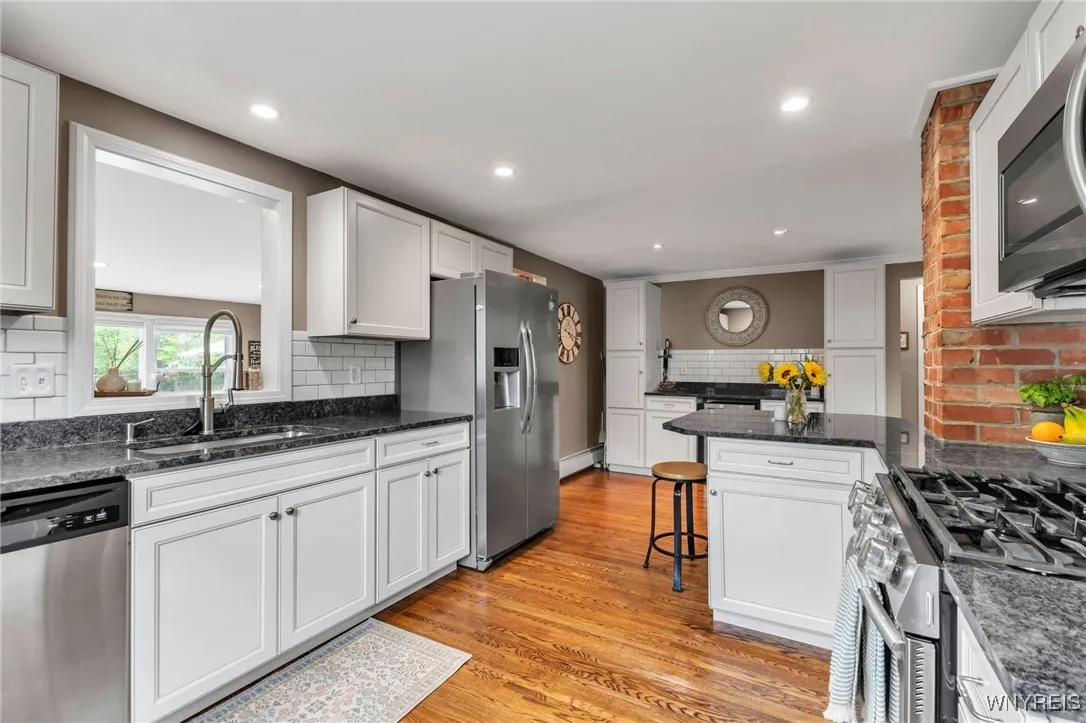 182 Reist Street, Amherst, New York 14221, Amherst, New York 14221, 3 Bedrooms Bedrooms, 6 Rooms Rooms,2 BathroomsBathrooms,Residential,Closed,182 Reist Street, Amherst, New York 14221,B1615927