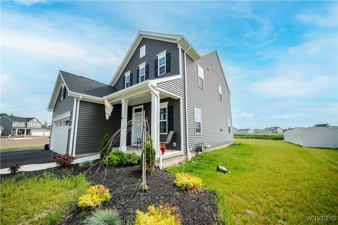 510 Limestone Court, Grand Island, New York 14072, Grand Island, New York 14072, 4 Bedrooms Bedrooms, 8 Rooms Rooms,2 BathroomsBathrooms,Residential,For Sale,510 Limestone Court, Grand Island, New York 14072,B1615826