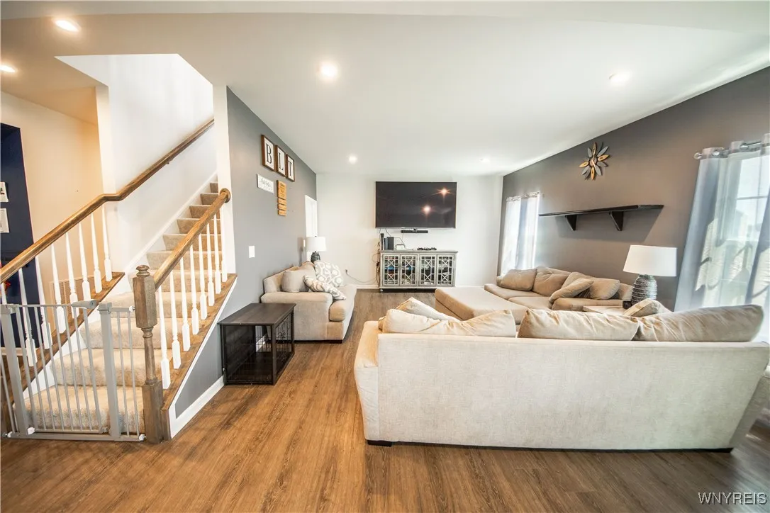 510 Limestone Court, Grand Island, New York 14072, Grand Island, New York 14072, 4 Bedrooms Bedrooms, 8 Rooms Rooms,2 BathroomsBathrooms,Residential,For Sale,510 Limestone Court, Grand Island, New York 14072,B1615826