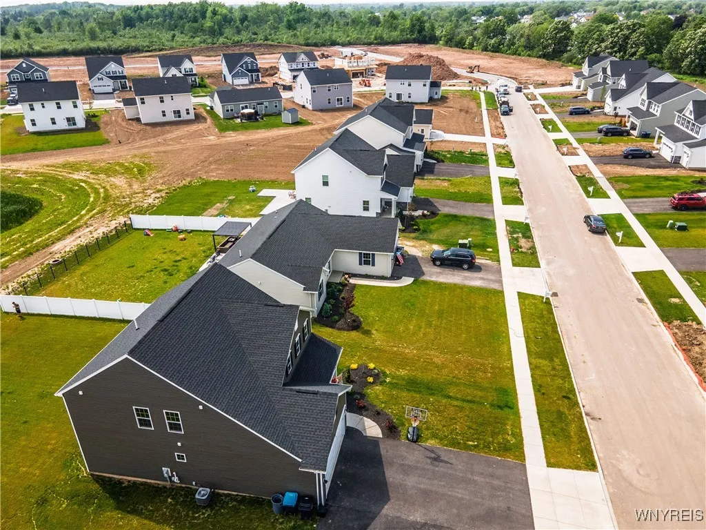 510 Limestone Court, Grand Island, New York 14072, Grand Island, New York 14072, 4 Bedrooms Bedrooms, 8 Rooms Rooms,2 BathroomsBathrooms,Residential,For Sale,510 Limestone Court, Grand Island, New York 14072,B1615826