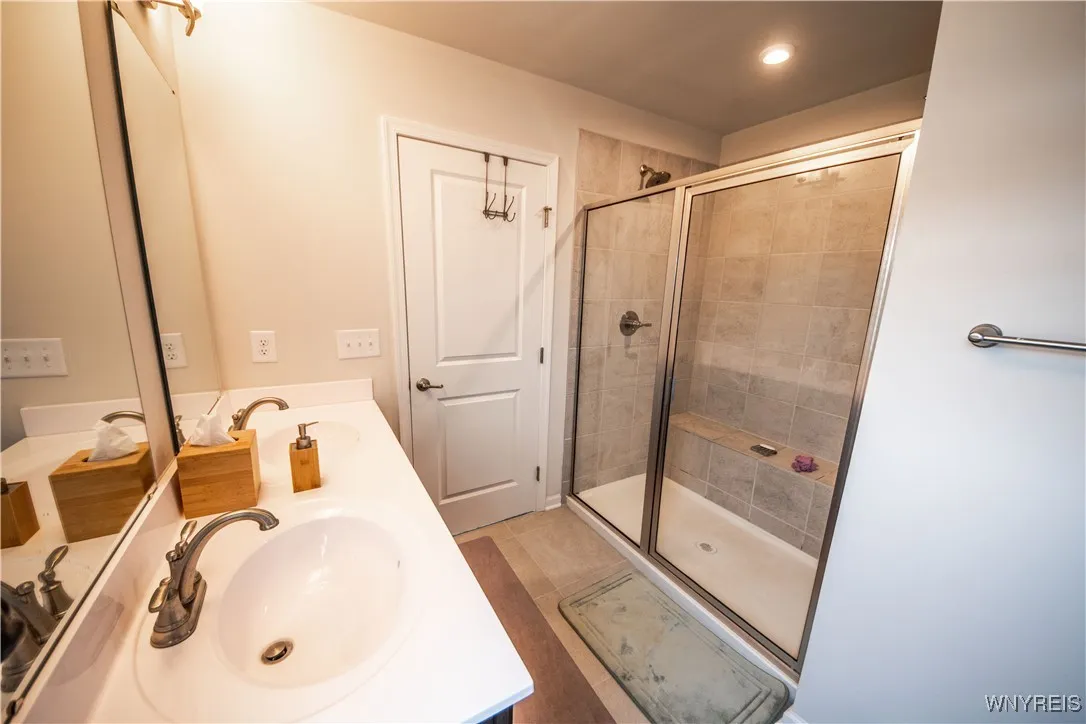 510 Limestone Court, Grand Island, New York 14072, Grand Island, New York 14072, 4 Bedrooms Bedrooms, 8 Rooms Rooms,2 BathroomsBathrooms,Residential,For Sale,510 Limestone Court, Grand Island, New York 14072,B1615826