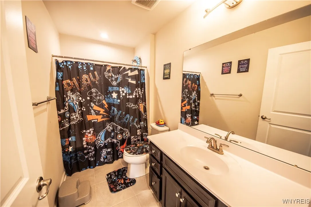 510 Limestone Court, Grand Island, New York 14072, Grand Island, New York 14072, 4 Bedrooms Bedrooms, 8 Rooms Rooms,2 BathroomsBathrooms,Residential,For Sale,510 Limestone Court, Grand Island, New York 14072,B1615826