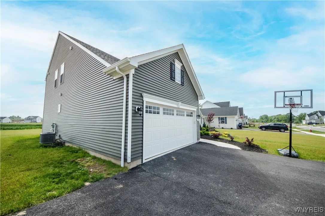 510 Limestone Court, Grand Island, New York 14072, Grand Island, New York 14072, 4 Bedrooms Bedrooms, 8 Rooms Rooms,2 BathroomsBathrooms,Residential,For Sale,510 Limestone Court, Grand Island, New York 14072,B1615826