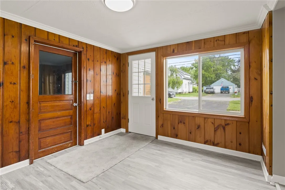 213 Auburn Avenue, Gates, New York 14606, Gates, New York 14606, 3 Bedrooms Bedrooms, 6 Rooms Rooms,1 BathroomBathrooms,Residential,Closed,213 Auburn Avenue, Gates, New York 14606,0,R1615897