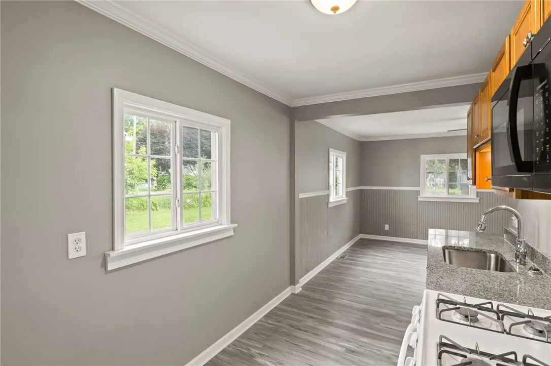 213 Auburn Avenue, Gates, New York 14606, Gates, New York 14606, 3 Bedrooms Bedrooms, 6 Rooms Rooms,1 BathroomBathrooms,Residential,Closed,213 Auburn Avenue, Gates, New York 14606,0,R1615897