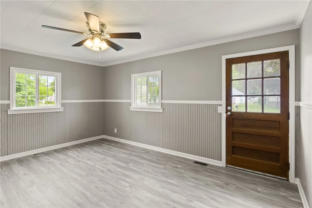 213 Auburn Avenue, Gates, New York 14606, Gates, New York 14606, 3 Bedrooms Bedrooms, 6 Rooms Rooms,1 BathroomBathrooms,Residential,Closed,213 Auburn Avenue, Gates, New York 14606,0,R1615897