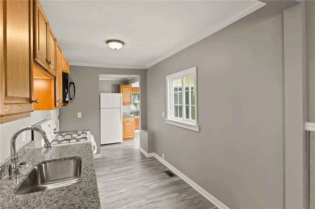 213 Auburn Avenue, Gates, New York 14606, Gates, New York 14606, 3 Bedrooms Bedrooms, 6 Rooms Rooms,1 BathroomBathrooms,Residential,Closed,213 Auburn Avenue, Gates, New York 14606,0,R1615897