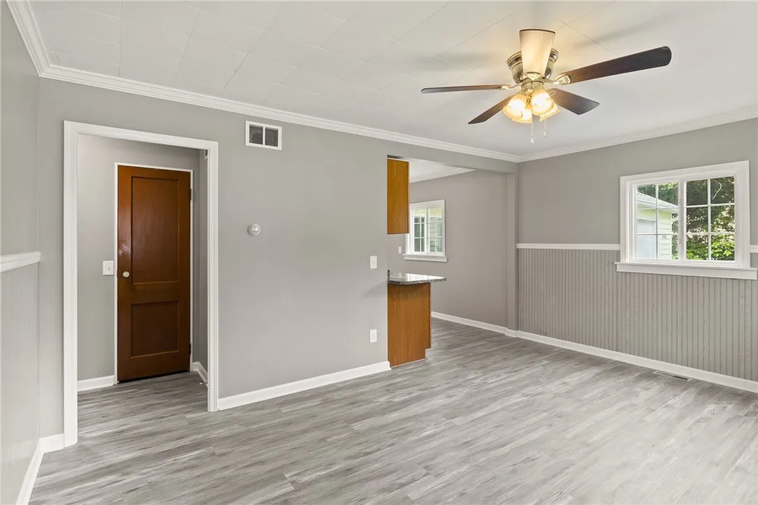 213 Auburn Avenue, Gates, New York 14606, Gates, New York 14606, 3 Bedrooms Bedrooms, 6 Rooms Rooms,1 BathroomBathrooms,Residential,Closed,213 Auburn Avenue, Gates, New York 14606,0,R1615897