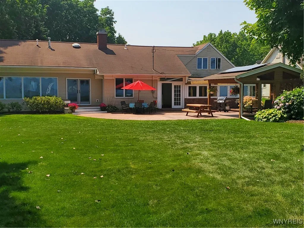 749 Lake Rd.