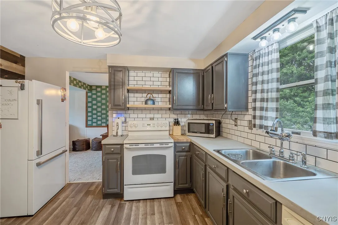 4022 Vintage Road, Onondaga, New York 13215, Onondaga, New York 13215, 4 Bedrooms Bedrooms, 8 Rooms Rooms,2 BathroomsBathrooms,Residential,Closed,4022 Vintage Road, Onondaga, New York 13215,S1615654