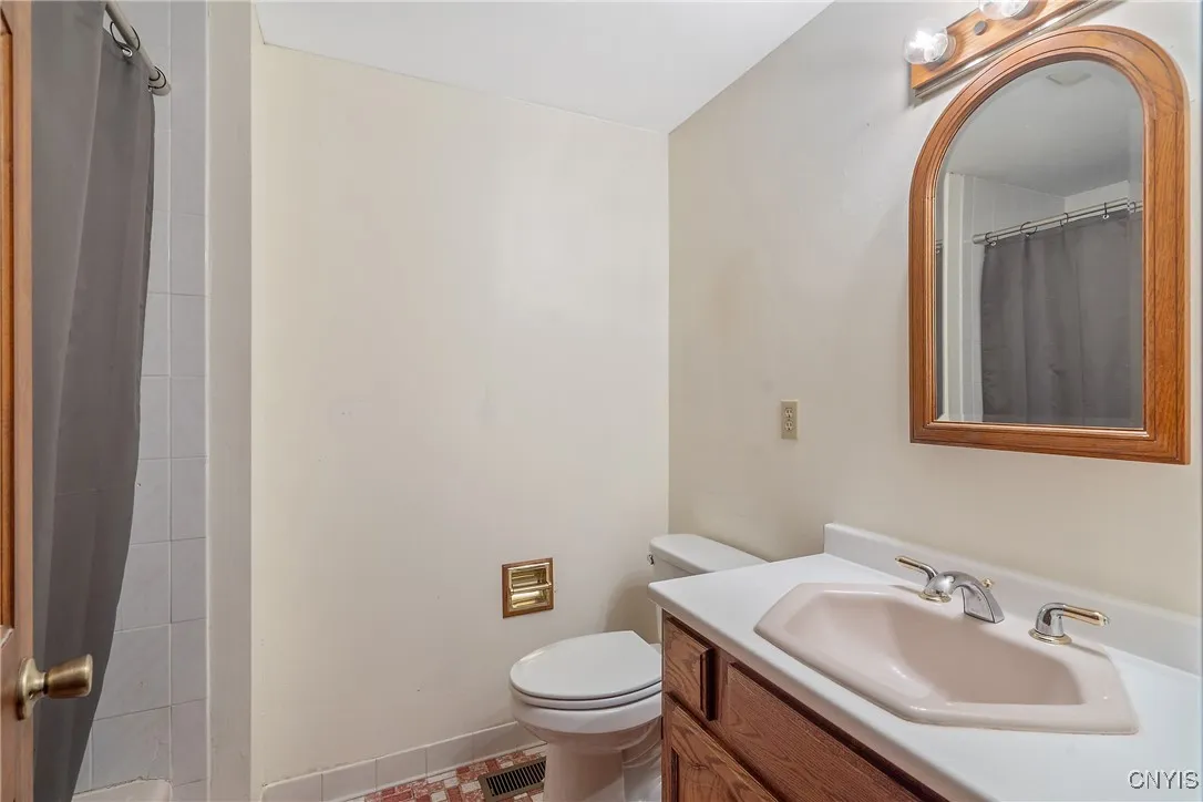 Full Bath on 2nd floor