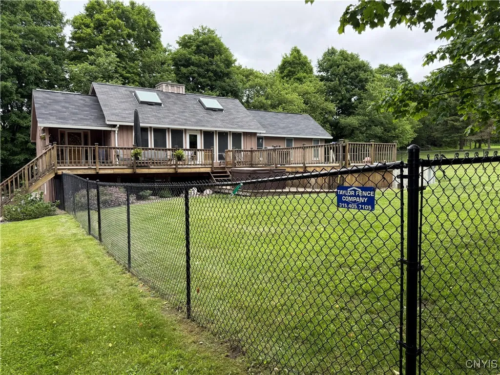 25253 East Gotham Road, Watertown-town, New York 1, Watertown Town, New York 13601, 4 Bedrooms Bedrooms, 8 Rooms Rooms,3 BathroomsBathrooms,Residential,Closed,25253 East Gotham Road, Watertown-town, New York 1,S1615965