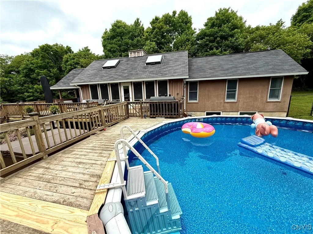 25253 East Gotham Road, Watertown-town, New York 1, Watertown Town, New York 13601, 4 Bedrooms Bedrooms, 8 Rooms Rooms,3 BathroomsBathrooms,Residential,Closed,25253 East Gotham Road, Watertown-town, New York 1,S1615965
