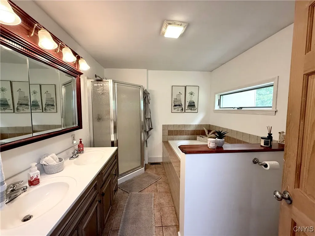 25253 East Gotham Road, Watertown-town, New York 1, Watertown Town, New York 13601, 4 Bedrooms Bedrooms, 8 Rooms Rooms,3 BathroomsBathrooms,Residential,Closed,25253 East Gotham Road, Watertown-town, New York 1,S1615965