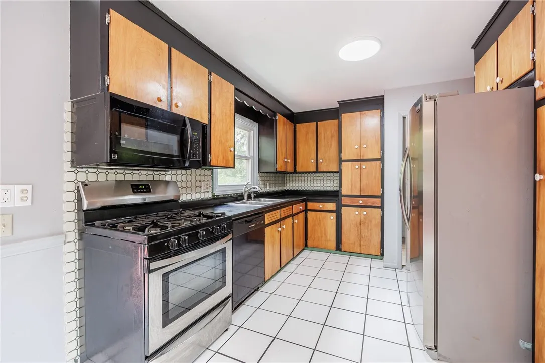 77 Chad Circle, Greece, New York 14616, Greece, New York 14616, 3 Bedrooms Bedrooms, 6 Rooms Rooms,2 BathroomsBathrooms,Residential,Closed,77 Chad Circle, Greece, New York 14616,0,R1615967