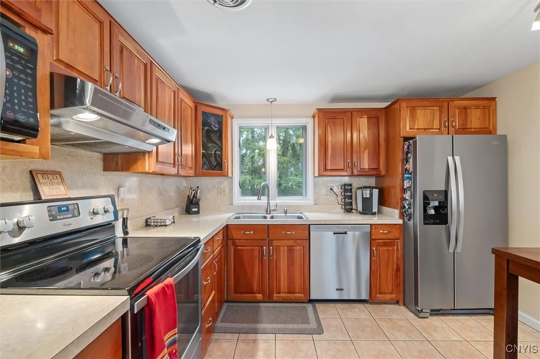 315 Baxton Street, Clay, New York 13212, Clay, New York 13212, 3 Bedrooms Bedrooms, 6 Rooms Rooms,1 BathroomBathrooms,Residential,Closed,315 Baxton Street, Clay, New York 13212,S1615682