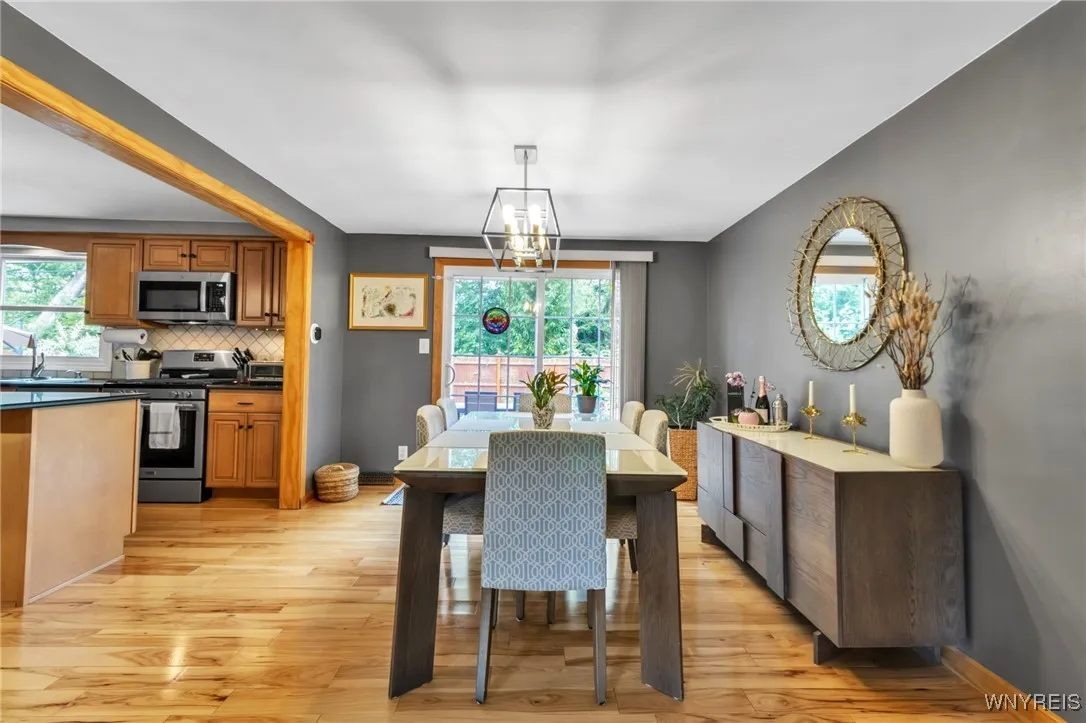 33 Cindy Drive, Amherst, New York 14221, Amherst, New York 14221, 4 Bedrooms Bedrooms, 10 Rooms Rooms,2 BathroomsBathrooms,Residential,Closed,33 Cindy Drive, Amherst, New York 14221,B1613920