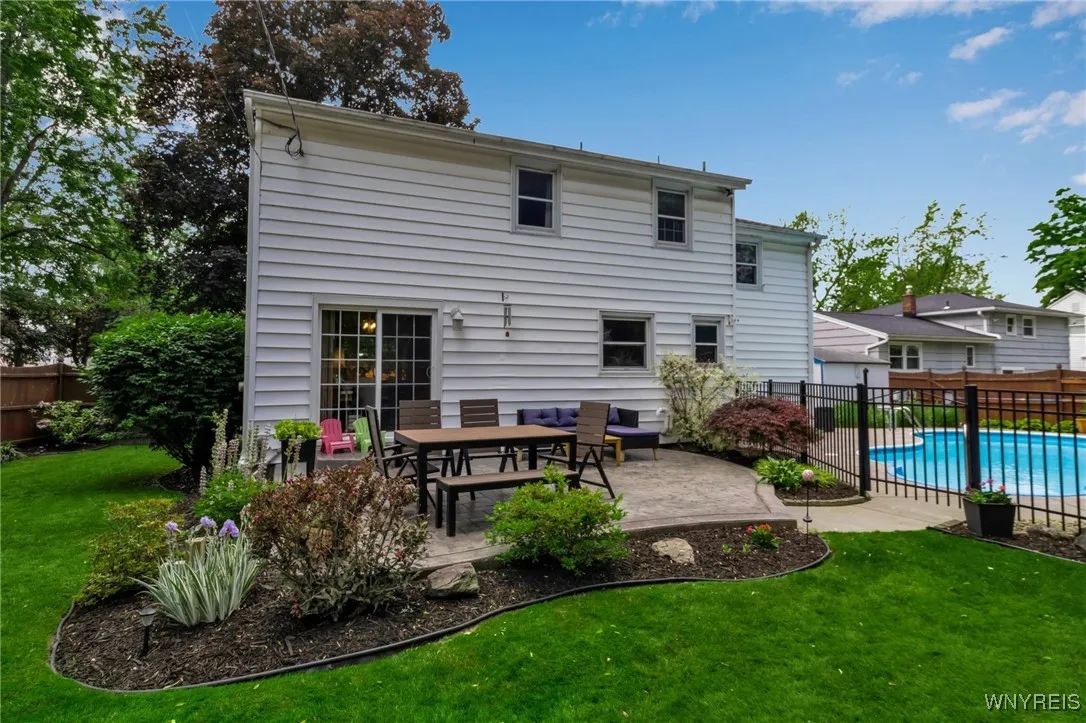 33 Cindy Drive, Amherst, New York 14221, Amherst, New York 14221, 4 Bedrooms Bedrooms, 10 Rooms Rooms,2 BathroomsBathrooms,Residential,Closed,33 Cindy Drive, Amherst, New York 14221,B1613920