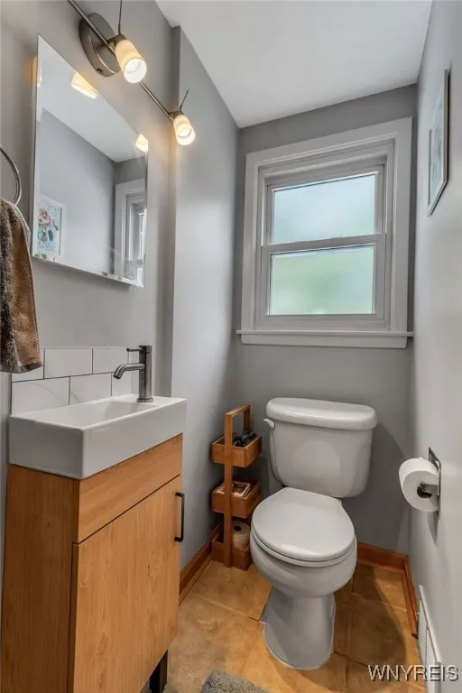 33 Cindy Drive, Amherst, New York 14221, Amherst, New York 14221, 4 Bedrooms Bedrooms, 10 Rooms Rooms,2 BathroomsBathrooms,Residential,Closed,33 Cindy Drive, Amherst, New York 14221,B1613920