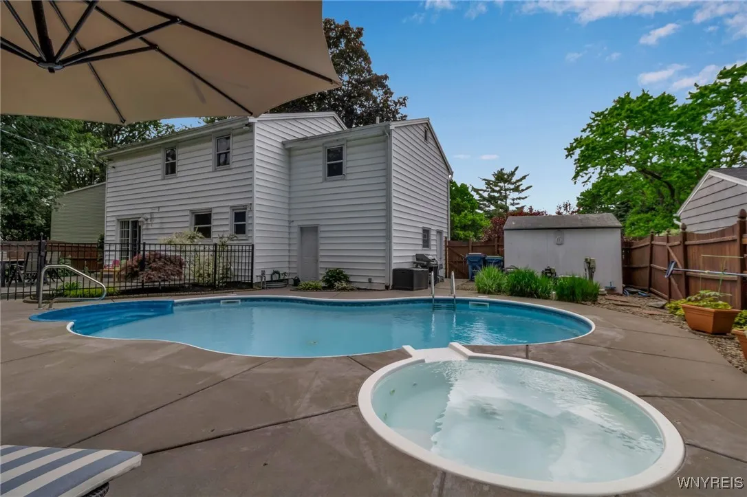 33 Cindy Drive, Amherst, New York 14221, Amherst, New York 14221, 4 Bedrooms Bedrooms, 10 Rooms Rooms,2 BathroomsBathrooms,Residential,Closed,33 Cindy Drive, Amherst, New York 14221,B1613920