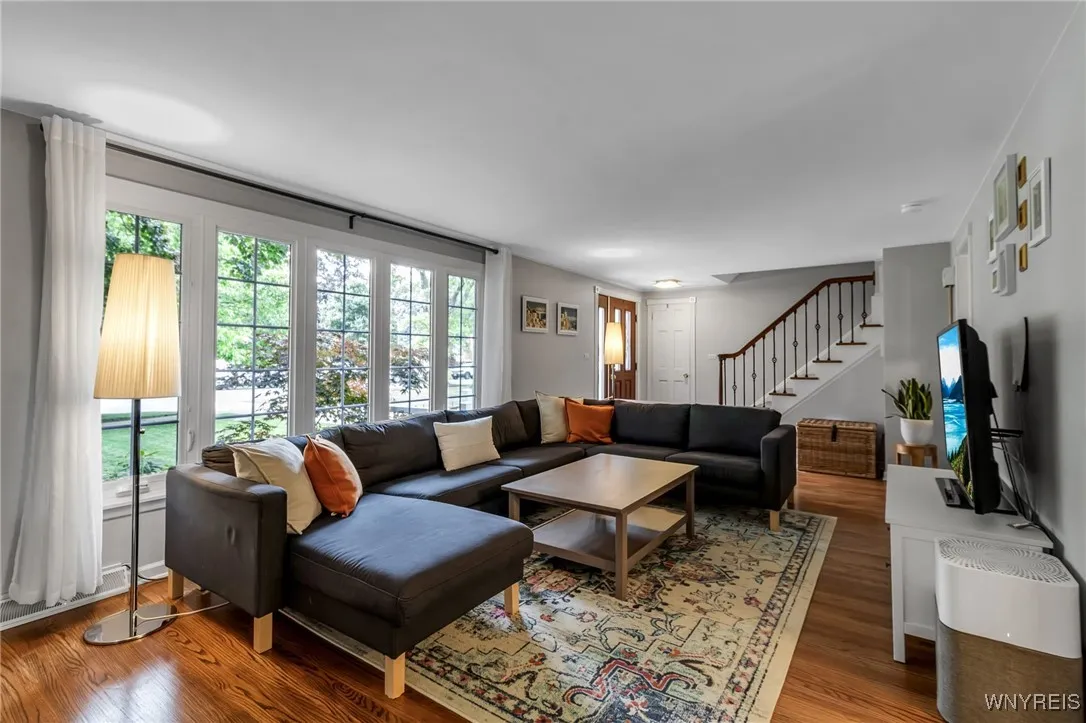 33 Cindy Drive, Amherst, New York 14221, Amherst, New York 14221, 4 Bedrooms Bedrooms, 10 Rooms Rooms,2 BathroomsBathrooms,Residential,Closed,33 Cindy Drive, Amherst, New York 14221,B1613920