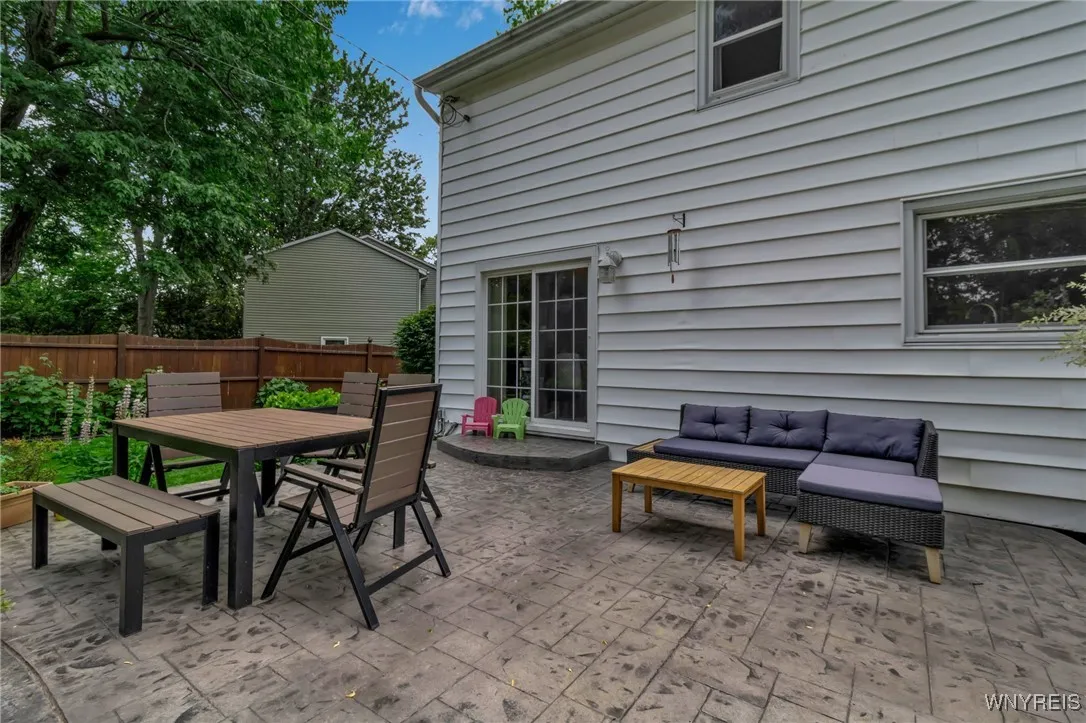 33 Cindy Drive, Amherst, New York 14221, Amherst, New York 14221, 4 Bedrooms Bedrooms, 10 Rooms Rooms,2 BathroomsBathrooms,Residential,Closed,33 Cindy Drive, Amherst, New York 14221,B1613920