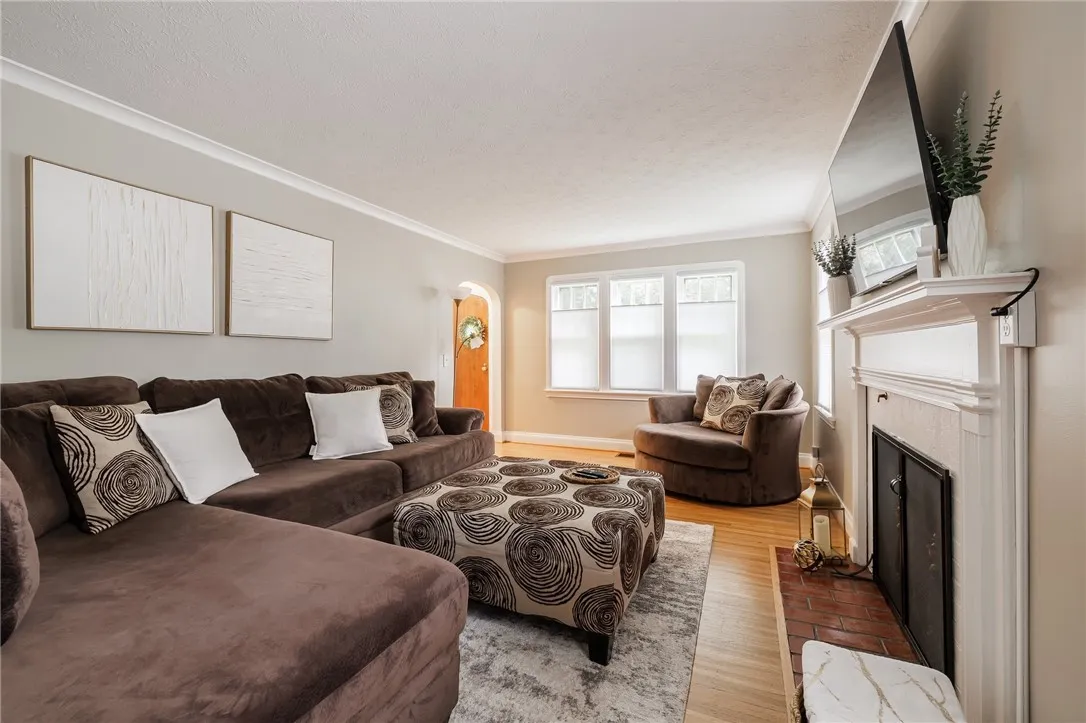 25 Kiniry Drive, Irondequoit, New York 14609, Irondequoit, New York 14609, 2 Bedrooms Bedrooms, 6 Rooms Rooms,1 BathroomBathrooms,Residential,Closed,25 Kiniry Drive, Irondequoit, New York 14609,R1613103