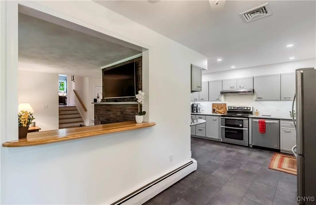 4717 Clinton Street, Kirkland, New York 13321, Kirkland, New York 13321, 3 Bedrooms Bedrooms, 8 Rooms Rooms,2 BathroomsBathrooms,Residential,Closed,4717 Clinton Street, Kirkland, New York 13321,0,S1615910