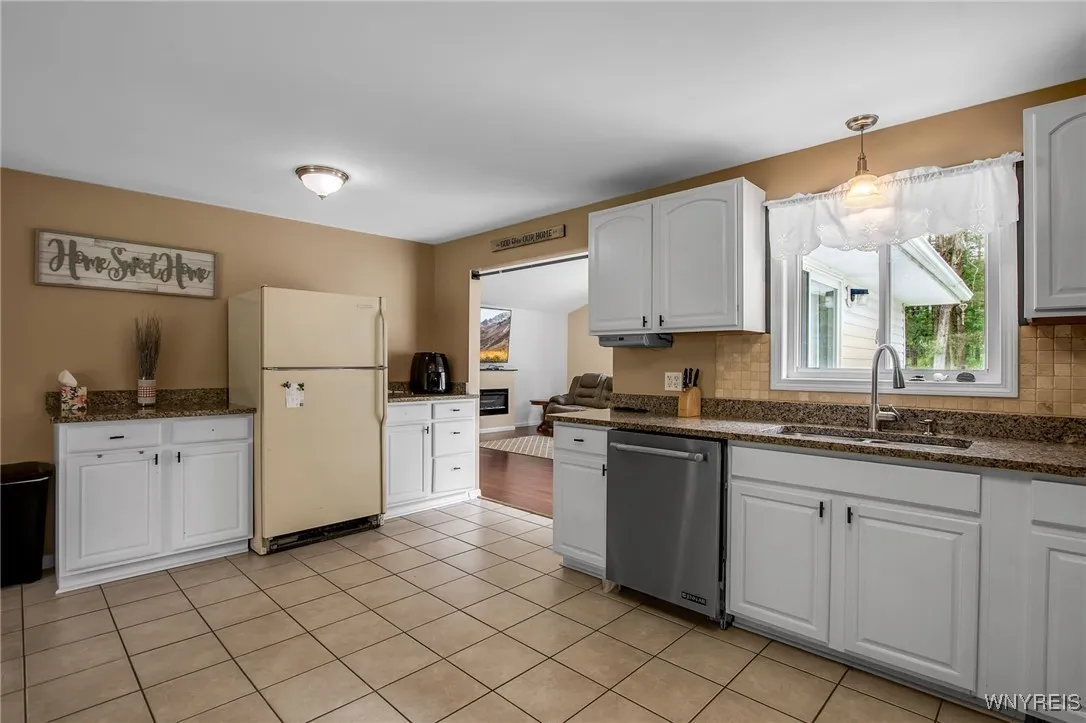 4 Cobb Avenue, Yorkshire, New York 14042, Yorkshire, New York 14042, 4 Bedrooms Bedrooms, 11 Rooms Rooms,2 BathroomsBathrooms,Residential,Closed,4 Cobb Avenue, Yorkshire, New York 14042,0,B1615900