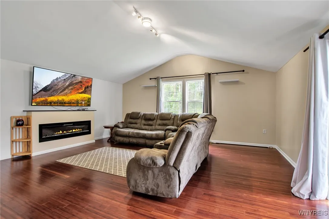 4 Cobb Avenue, Yorkshire, New York 14042, Yorkshire, New York 14042, 4 Bedrooms Bedrooms, 11 Rooms Rooms,2 BathroomsBathrooms,Residential,Closed,4 Cobb Avenue, Yorkshire, New York 14042,0,B1615900