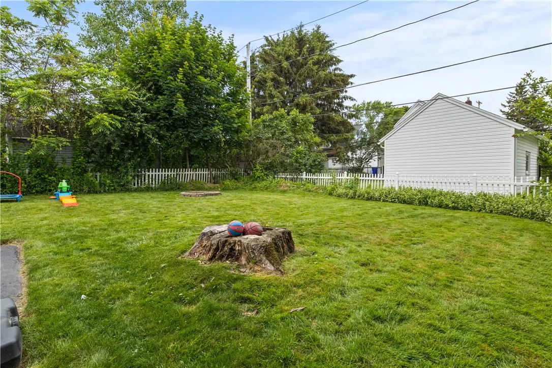 78 Lyndale Drive, Gates, New York 14624, Gates, New York 14624, 3 Bedrooms Bedrooms, 4 Rooms Rooms,1 BathroomBathrooms,Residential,Closed,78 Lyndale Drive, Gates, New York 14624,R1613662