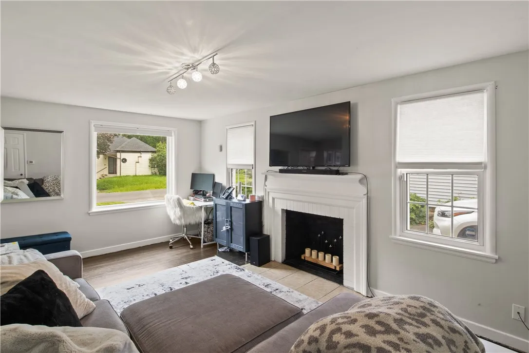 78 Lyndale Drive, Gates, New York 14624, Gates, New York 14624, 3 Bedrooms Bedrooms, 4 Rooms Rooms,1 BathroomBathrooms,Residential,Closed,78 Lyndale Drive, Gates, New York 14624,R1613662