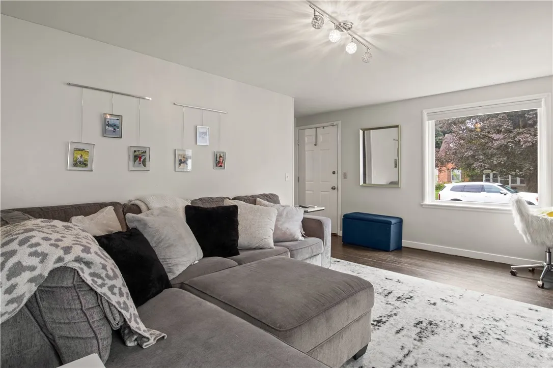 78 Lyndale Drive, Gates, New York 14624, Gates, New York 14624, 3 Bedrooms Bedrooms, 4 Rooms Rooms,1 BathroomBathrooms,Residential,Closed,78 Lyndale Drive, Gates, New York 14624,R1613662