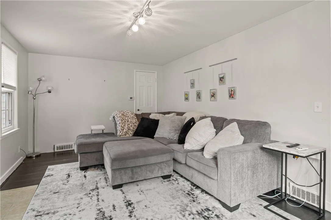 78 Lyndale Drive, Gates, New York 14624, Gates, New York 14624, 3 Bedrooms Bedrooms, 4 Rooms Rooms,1 BathroomBathrooms,Residential,Closed,78 Lyndale Drive, Gates, New York 14624,R1613662