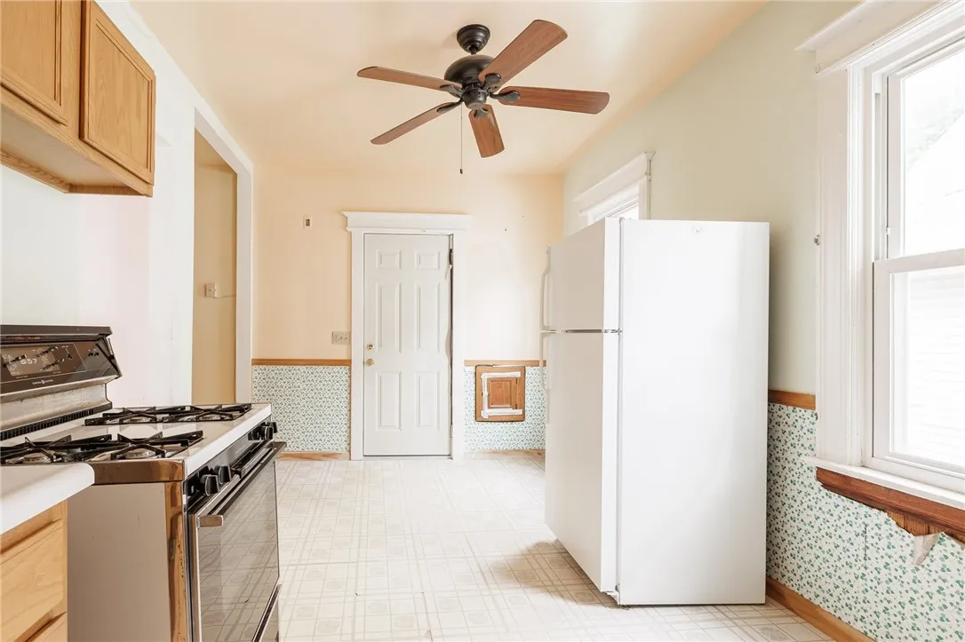 446 Benton Street, Rochester, New York 14620, Rochester, New York 14620, 2 Bedrooms Bedrooms, 6 Rooms Rooms,1 BathroomBathrooms,Residential,Closed,446 Benton Street, Rochester, New York 14620,R1614150