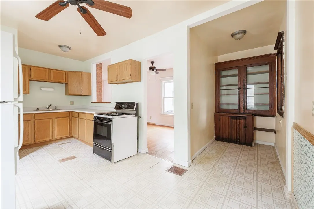 446 Benton Street, Rochester, New York 14620, Rochester, New York 14620, 2 Bedrooms Bedrooms, 6 Rooms Rooms,1 BathroomBathrooms,Residential,Closed,446 Benton Street, Rochester, New York 14620,R1614150
