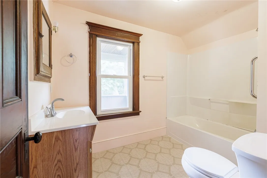 446 Benton Street, Rochester, New York 14620, Rochester, New York 14620, 2 Bedrooms Bedrooms, 6 Rooms Rooms,1 BathroomBathrooms,Residential,Closed,446 Benton Street, Rochester, New York 14620,R1614150