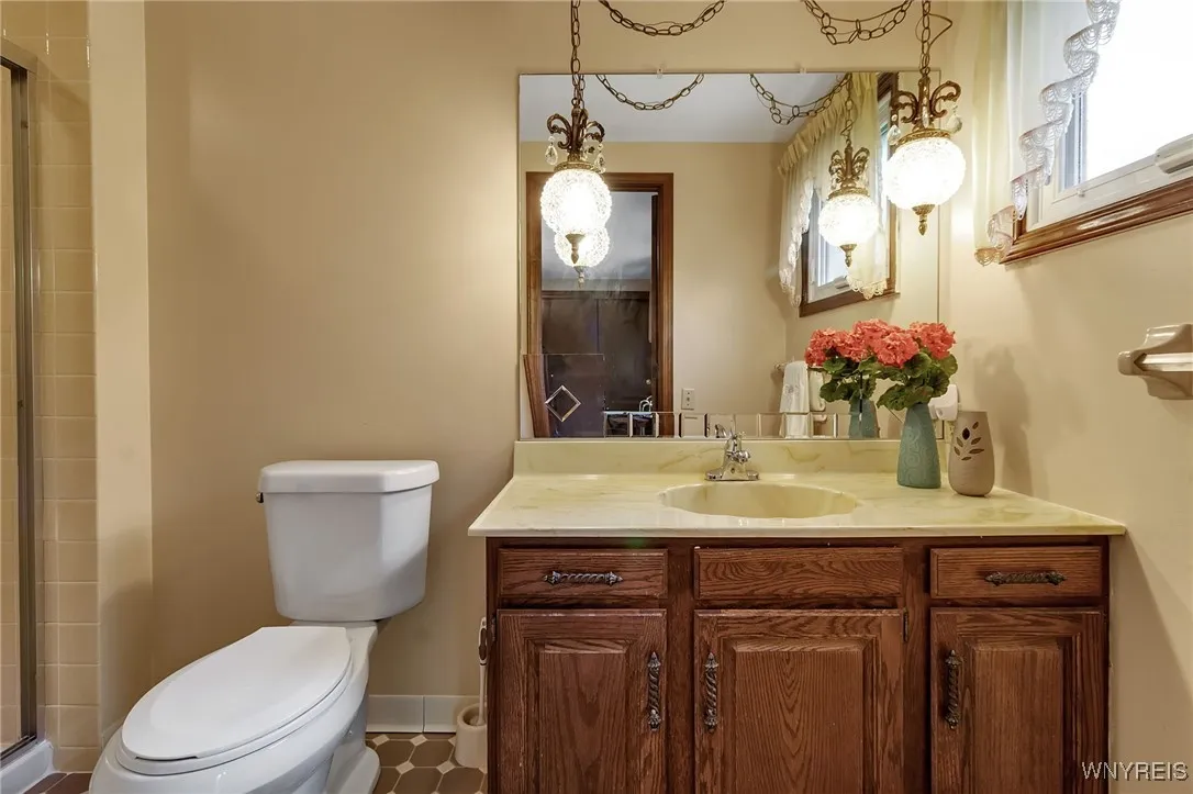 6182 Townline Road, Wheatfield, New York 14094, Wheatfield, New York 14094, 3 Bedrooms Bedrooms, 9 Rooms Rooms,2 BathroomsBathrooms,Residential,Closed,6182 Townline Road, Wheatfield, New York 14094,0,B1614633