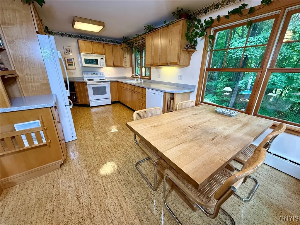 2717 West Lake Road, Cazenovia, New York 13035, Cazenovia, New York 13035, 4 Bedrooms Bedrooms, 10 Rooms Rooms,2 BathroomsBathrooms,Residential,Closed,2717 West Lake Road, Cazenovia, New York 13035,S1615880