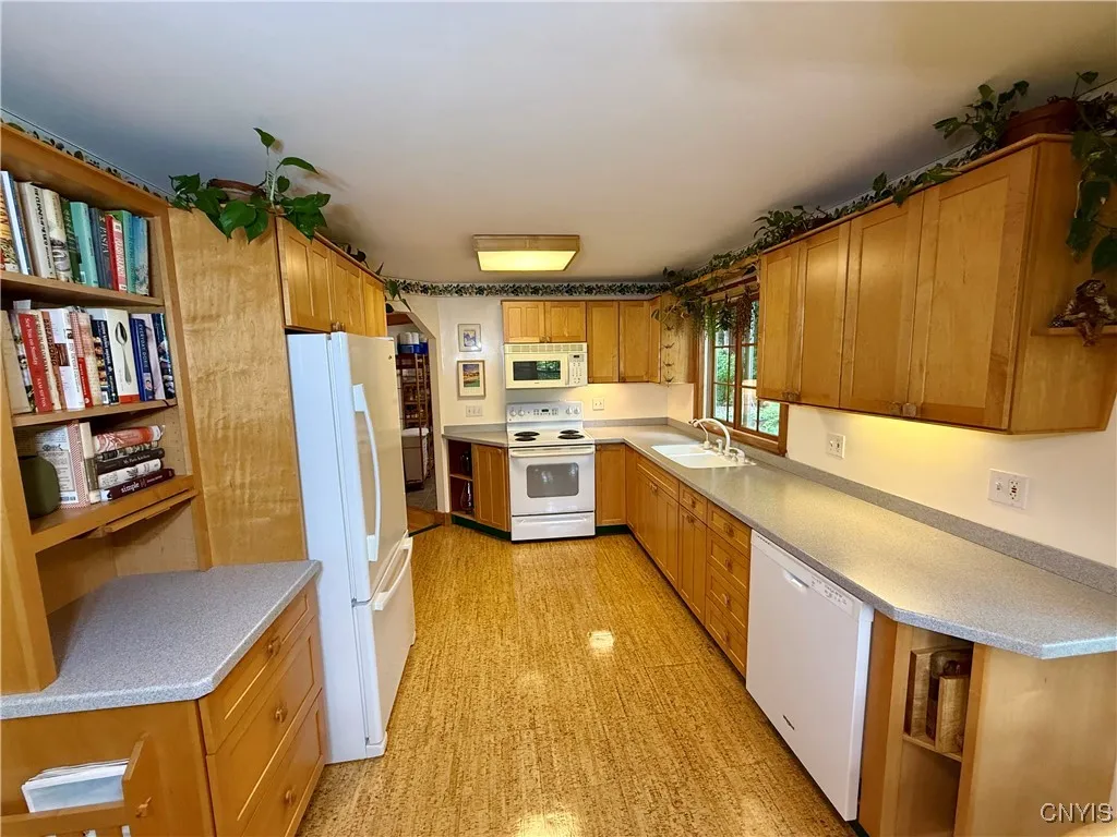 2717 West Lake Road, Cazenovia, New York 13035, Cazenovia, New York 13035, 4 Bedrooms Bedrooms, 10 Rooms Rooms,2 BathroomsBathrooms,Residential,Closed,2717 West Lake Road, Cazenovia, New York 13035,S1615880