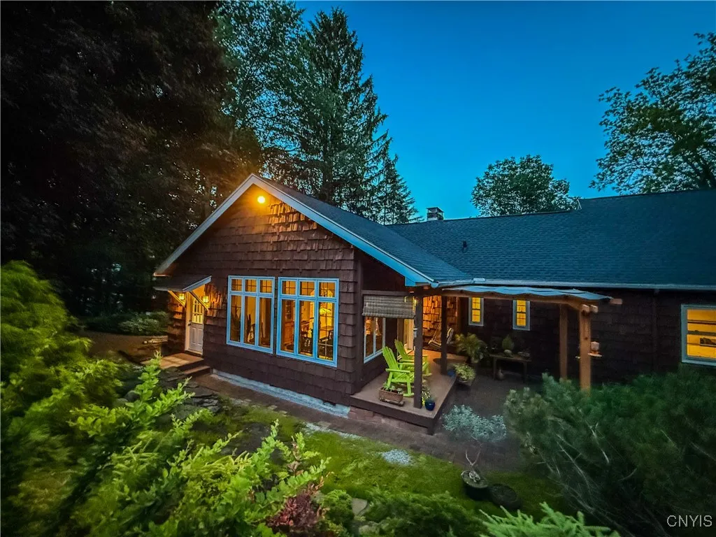 2717 West Lake Road, Cazenovia, New York 13035, Cazenovia, New York 13035, 4 Bedrooms Bedrooms, 10 Rooms Rooms,2 BathroomsBathrooms,Residential,Closed,2717 West Lake Road, Cazenovia, New York 13035,S1615880
