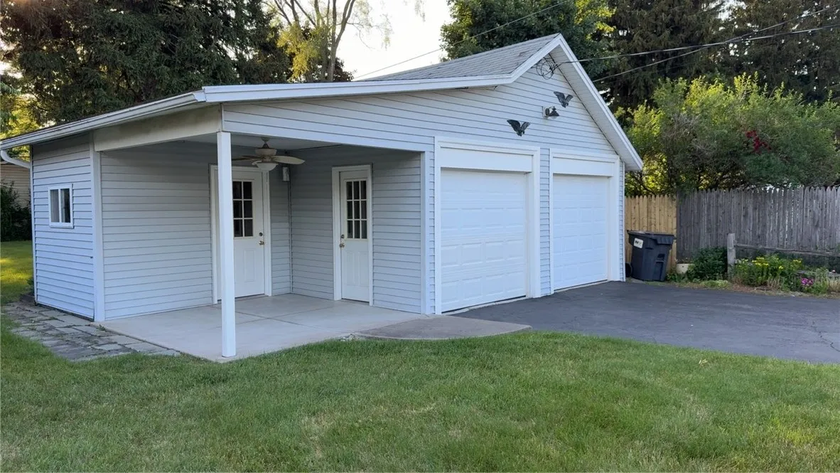 100 Bakerdale Road, Greece, New York 14616, Greece, New York 14616, 4 Bedrooms Bedrooms, 7 Rooms Rooms,1 BathroomBathrooms,Residential,Closed,100 Bakerdale Road, Greece, New York 14616,R1615824