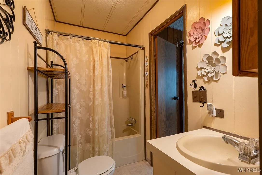 49 Lorraine Place, West Seneca, New York 14224, West Seneca, New York 14224, 2 Bedrooms Bedrooms, 6 Rooms Rooms,2 BathroomsBathrooms,Residential,Closed,49 Lorraine Place, West Seneca, New York 14224,0,B1616177