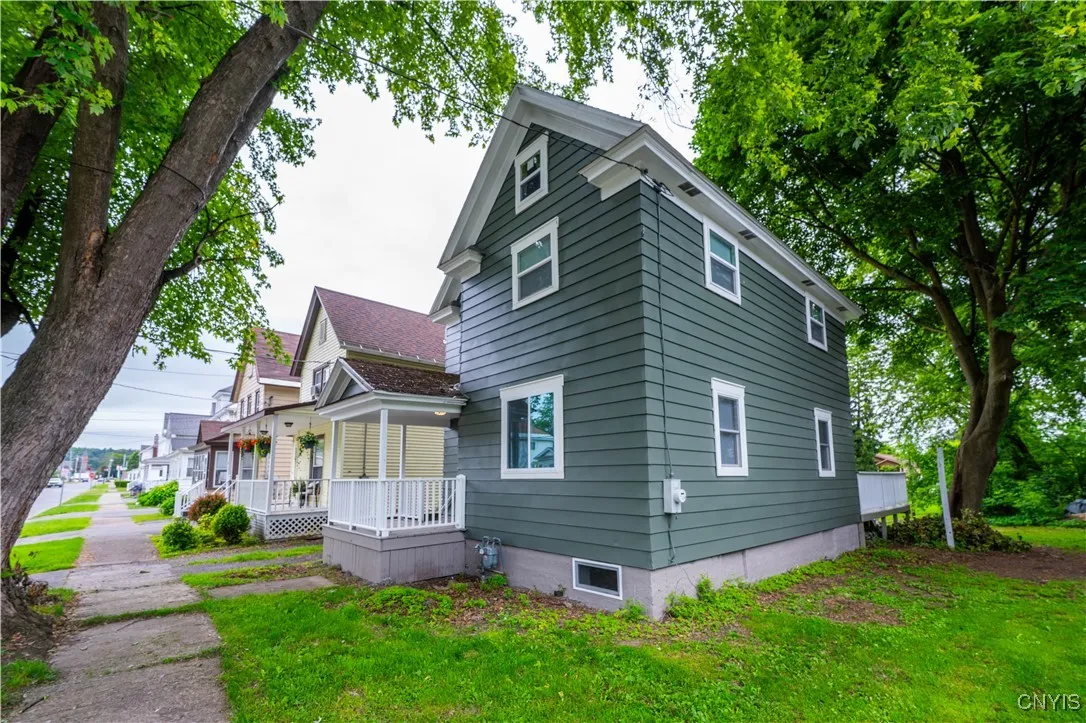 317 South Bellinger Street, Herkimer, New York 133, Herkimer, New York 13350, 3 Bedrooms Bedrooms, 8 Rooms Rooms,1 BathroomBathrooms,Residential,For Sale,317 South Bellinger Street, Herkimer, New York 133,0,S1616184