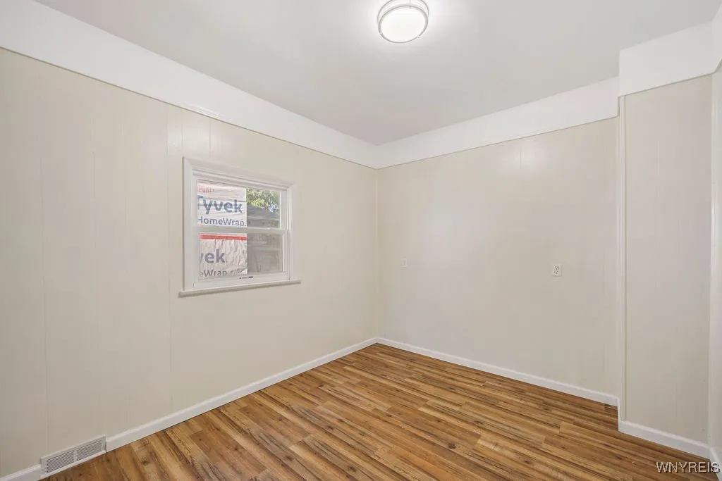 2424 Cudaback Avenue, Niagara Falls, New York 1430, Niagara Falls, New York 14303, 3 Bedrooms Bedrooms, 6 Rooms Rooms,1 BathroomBathrooms,Residential,For Sale,2424 Cudaback Avenue, Niagara Falls, New York 1430,0,B1615852