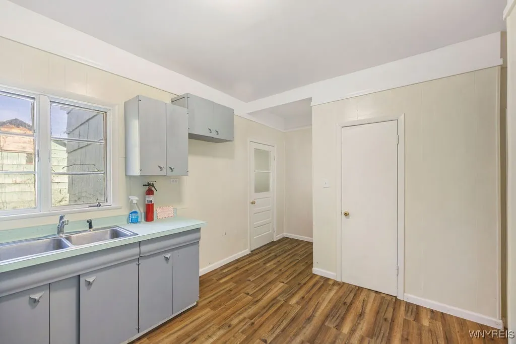 2424 Cudaback Avenue, Niagara Falls, New York 1430, Niagara Falls, New York 14303, 3 Bedrooms Bedrooms, 6 Rooms Rooms,1 BathroomBathrooms,Residential,For Sale,2424 Cudaback Avenue, Niagara Falls, New York 1430,0,B1615852