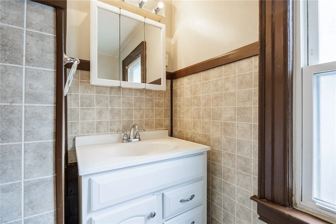 Bathroom #2 - Upstairs