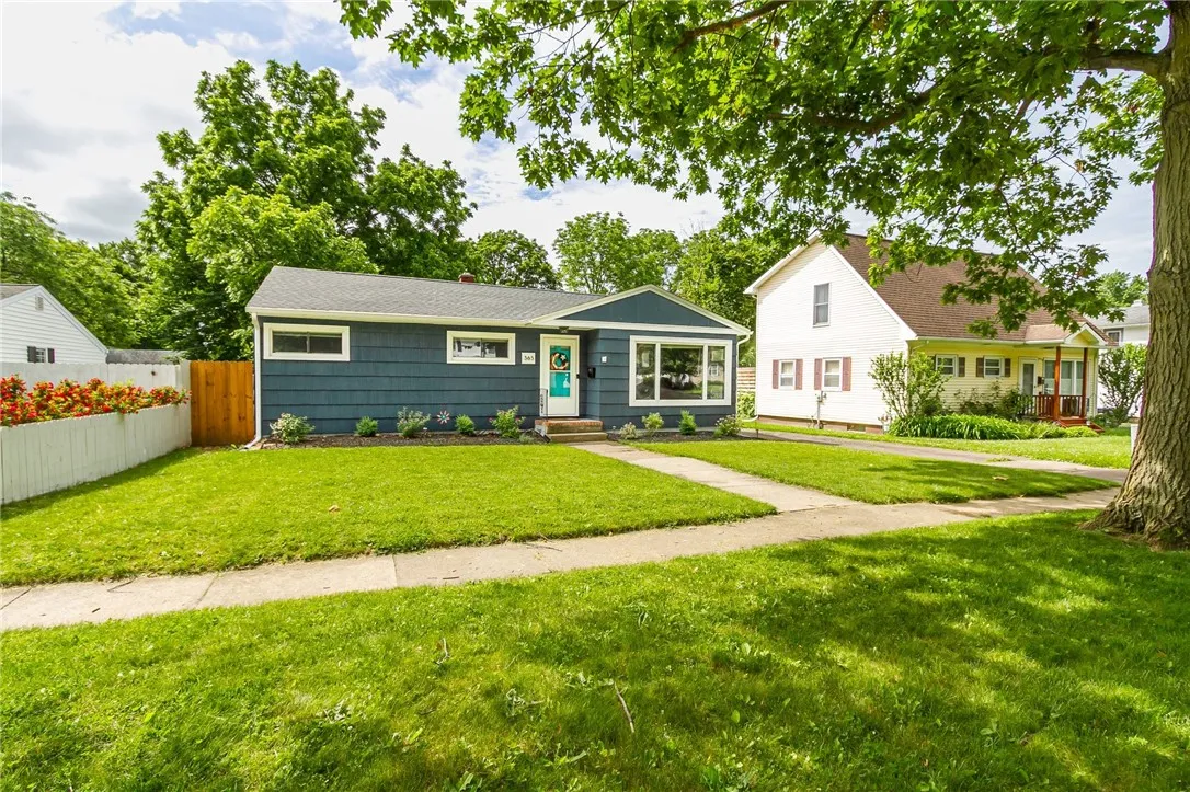 365 Gibson St Street, Canandaigua-city, New York 1, Canandaigua City, New York 14424, 3 Bedrooms Bedrooms, 7 Rooms Rooms,1 BathroomBathrooms,Residential,Closed,365 Gibson St Street, Canandaigua-city, New York 1,R1616026