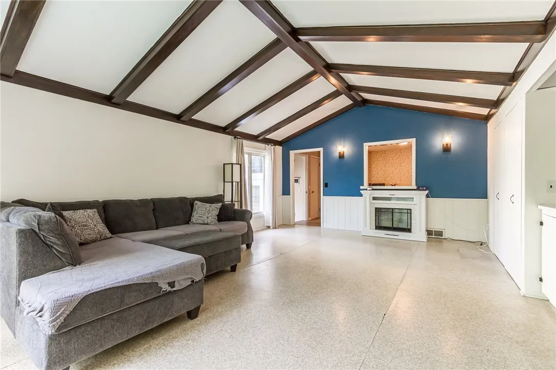 365 Gibson St Street, Canandaigua-city, New York 1, Canandaigua City, New York 14424, 3 Bedrooms Bedrooms, 7 Rooms Rooms,1 BathroomBathrooms,Residential,Closed,365 Gibson St Street, Canandaigua-city, New York 1,R1616026
